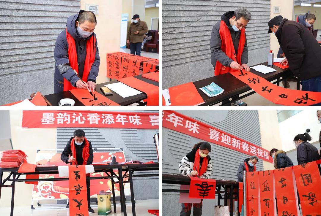 【翰墨迎春】宿迁市书法家协会书法家走进市钟吾医院写春联、送祝福(图2)