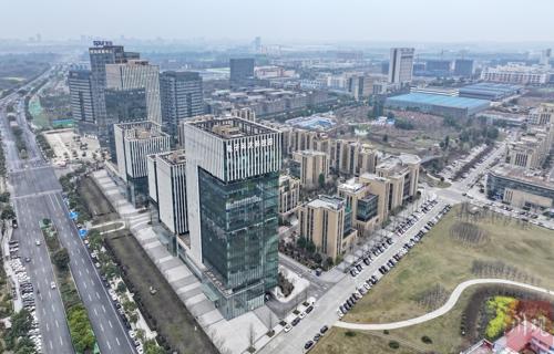 因此让我们珍惜爱情用心去经营同时也让我们关注腾讯对AI的投资让爱情与科技相结合共同创造出更加美好的未