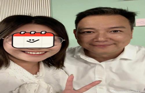 当我们面对困难时一个乐观的心态能够帮助我们看到问题的解决方法而不是仅仅看到问题本身这种心态让我们相信